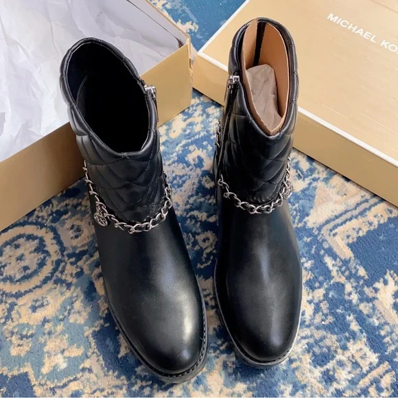 Michael kors Elsa Quilted Leather Chain Boot size6 - Picture 7 of 10